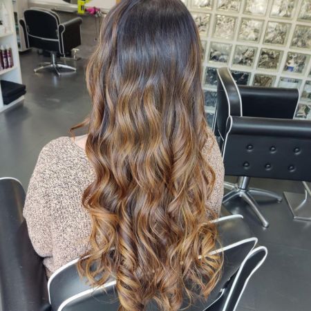 Ondas castañas y balayage